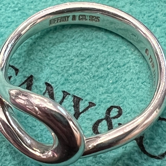 Elsa Peretti Tiffany & Co. open wave ring size 5. Like new condition - Picture 2 of 10